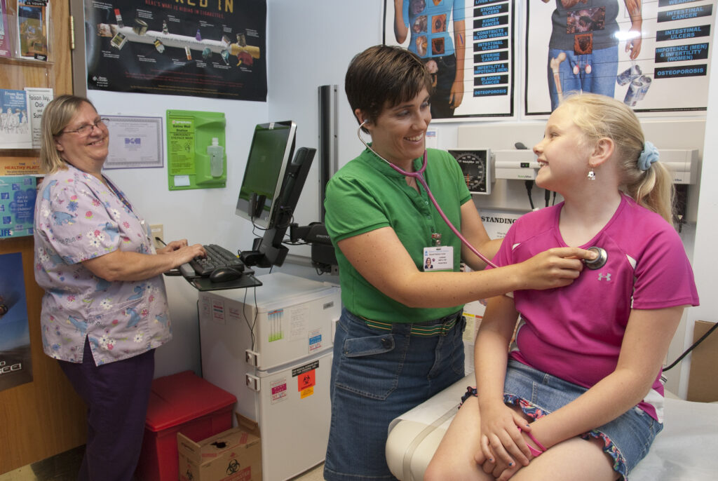 A school nurse is diagnosing the patient